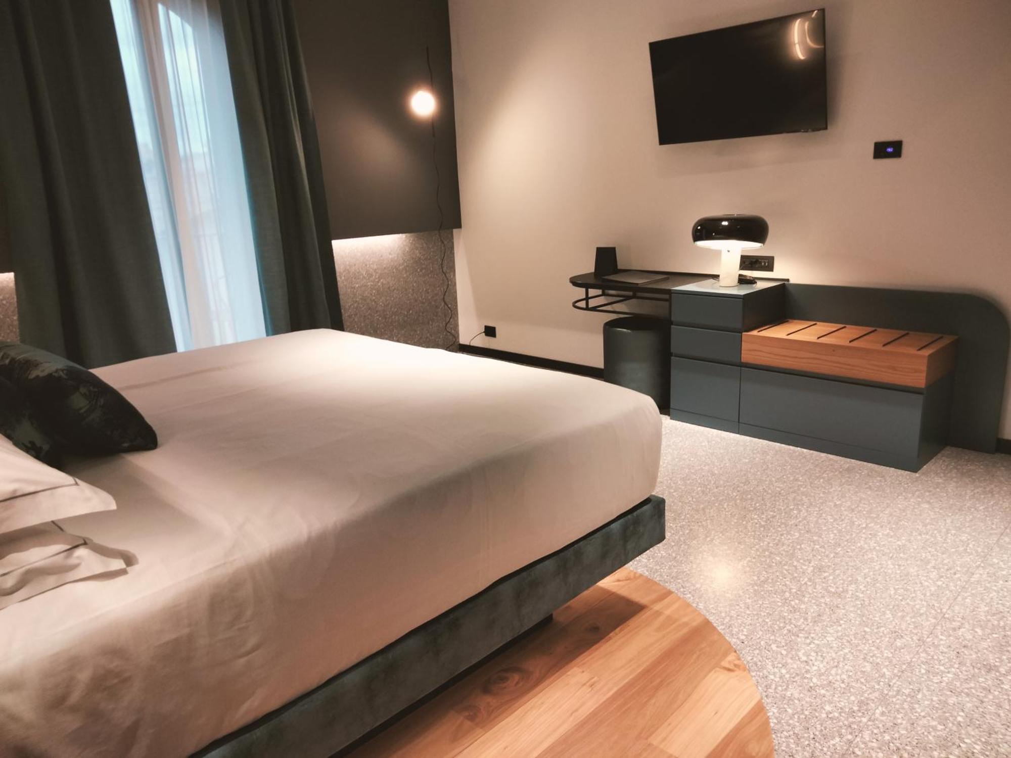 Hotel Ristorante Al Caminetto Worldhotels Crafted Adults Only Torri Del Benaco Bagian luar foto